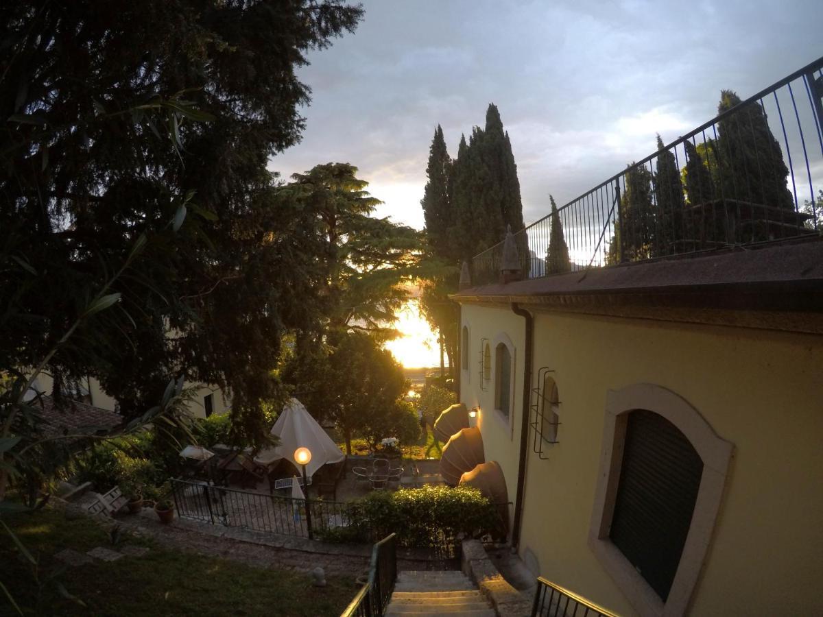 Villa Corteolivo Rooms Torri del Benaco Kültér fotó