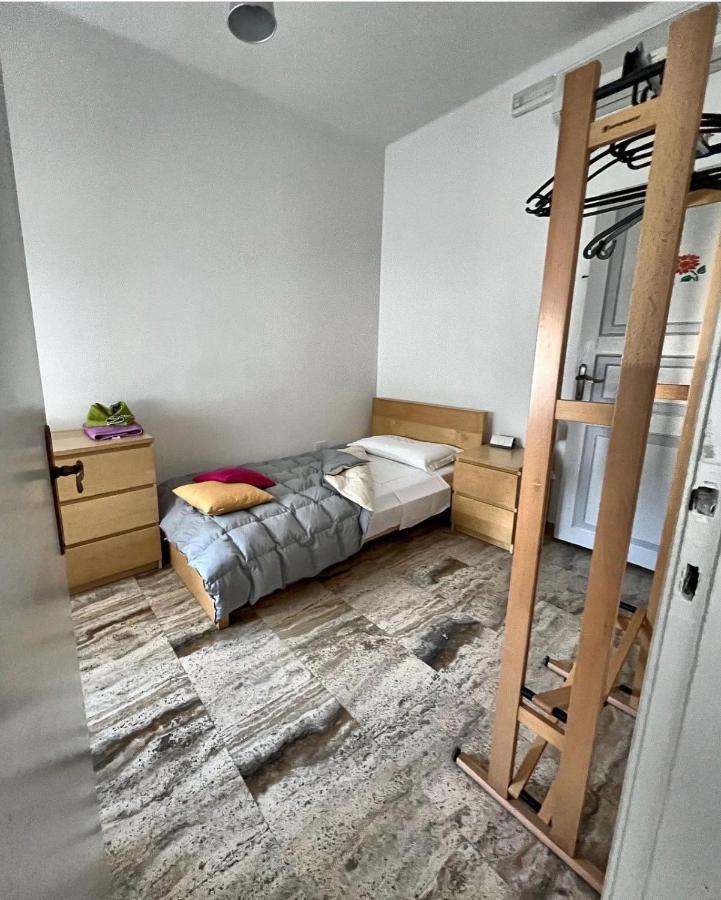 Villa Corteolivo Rooms Torri del Benaco Kültér fotó