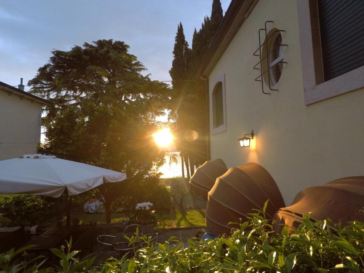 Villa Corteolivo Rooms Torri del Benaco Kültér fotó